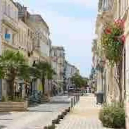 Holiday home Maison Au Calme *