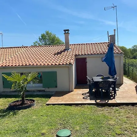 Holiday home Maison Au Calme Saint-Nazaire-sur-Charente